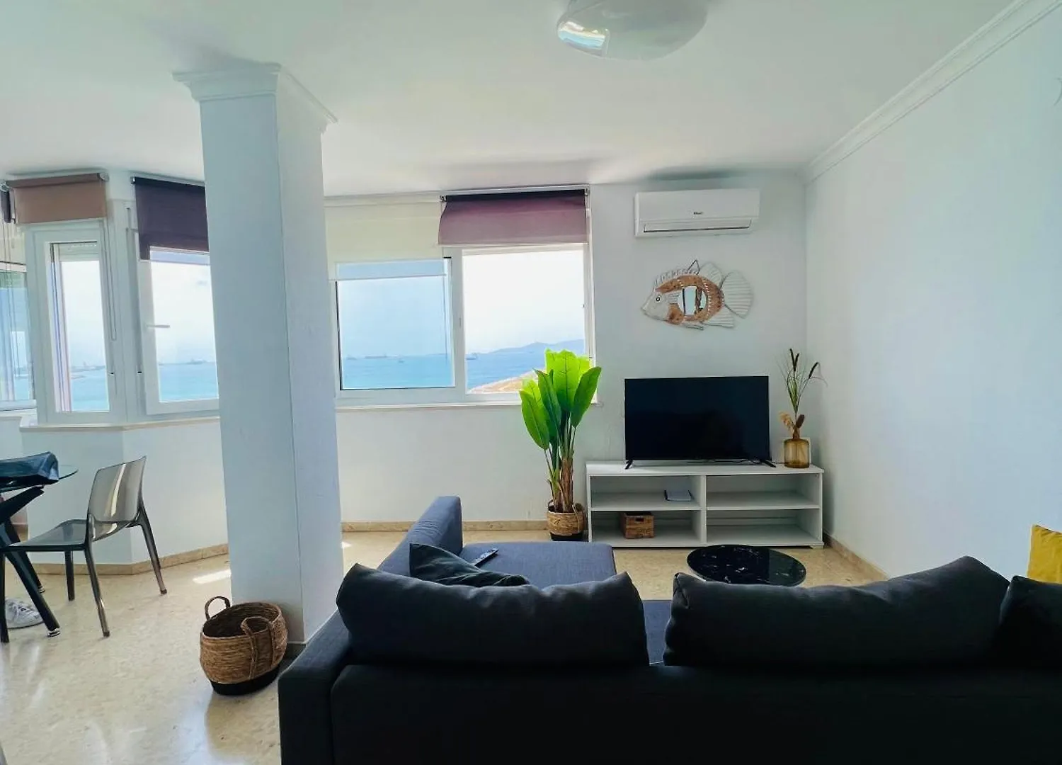 Vistas Roca Mar Apartment La Linea de la Concepcion Spain